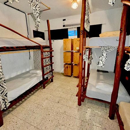 Straw Hat Hostel & Rooftop Bar Тулум Екстериор снимка