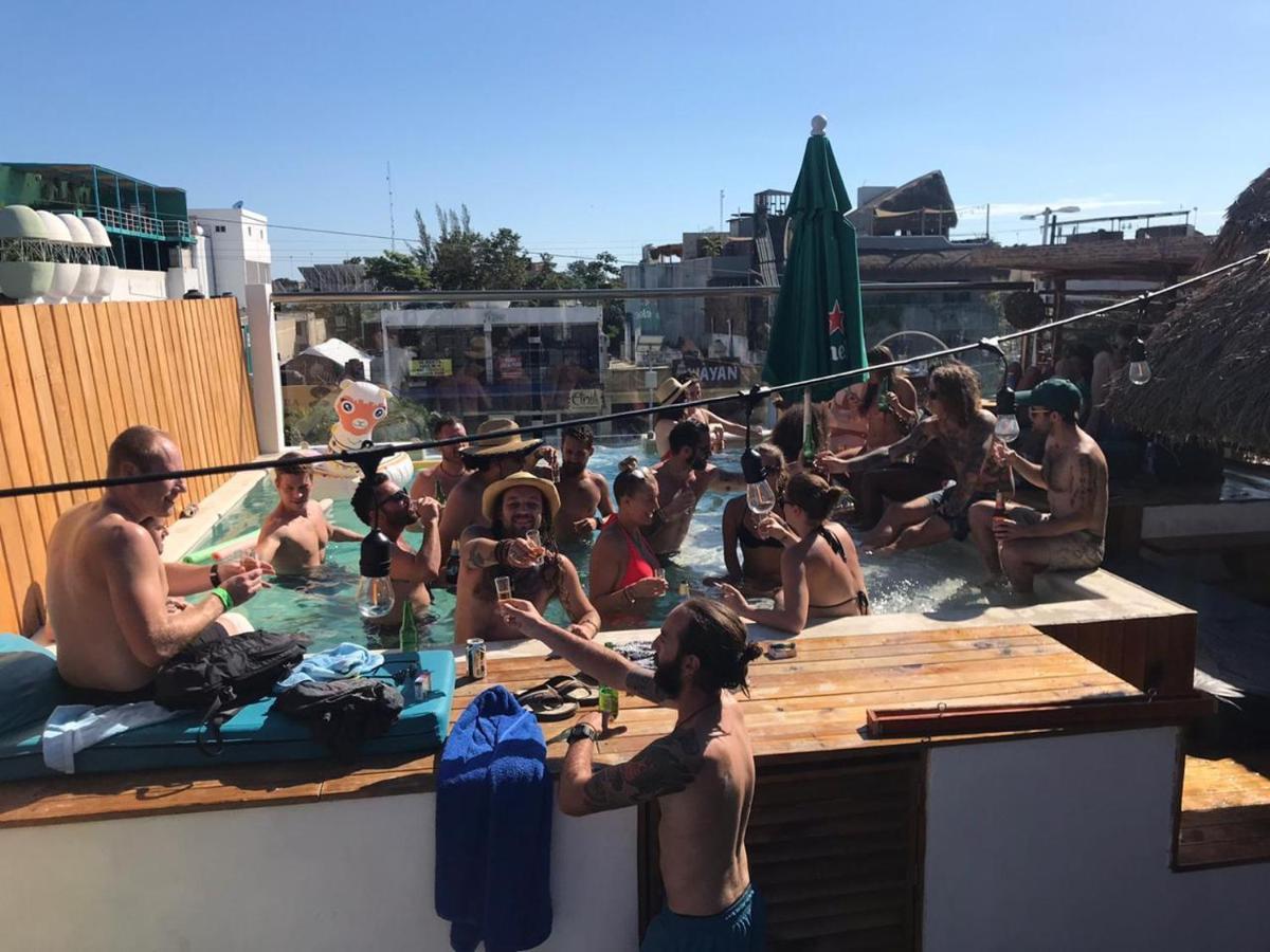 Straw Hat Hostel & Rooftop Bar Тулум Екстериор снимка