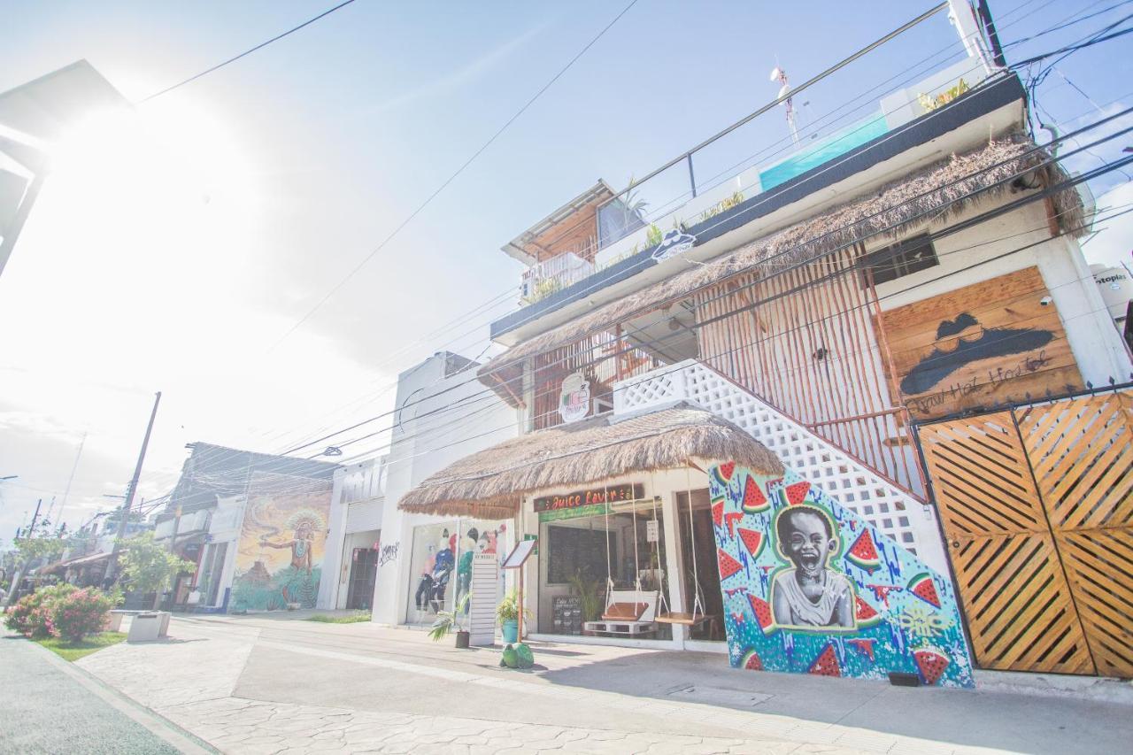 Straw Hat Hostel & Rooftop Bar Тулум Екстериор снимка