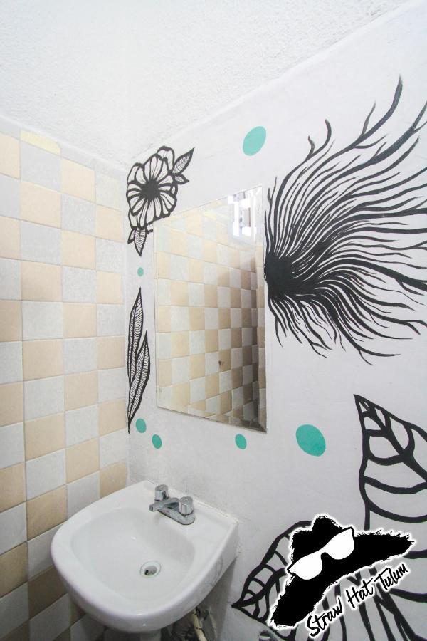Straw Hat Hostel & Rooftop Bar Тулум Екстериор снимка