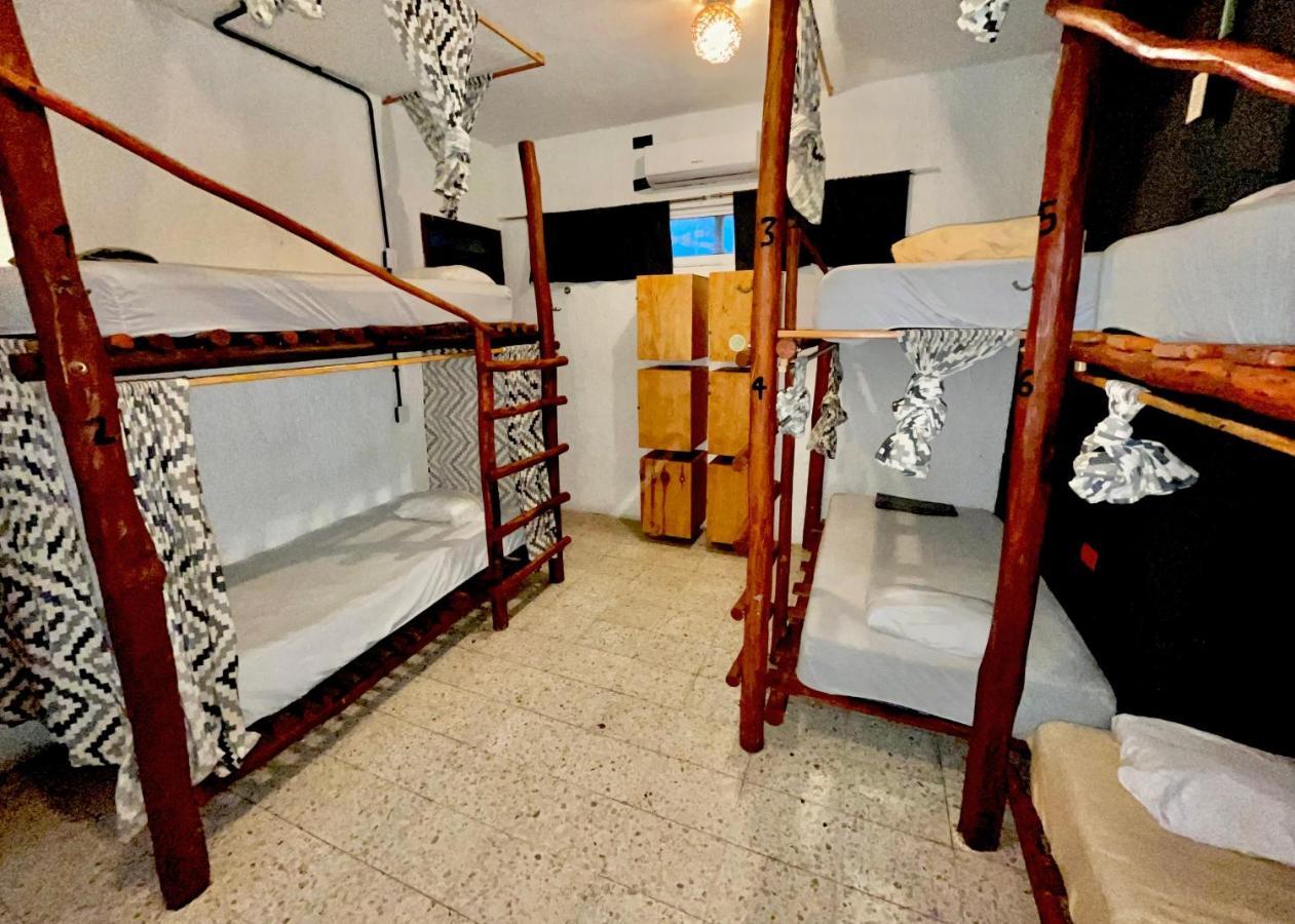 Straw Hat Hostel & Rooftop Bar Тулум Екстериор снимка