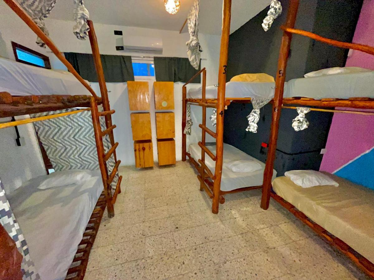 Straw Hat Hostel & Rooftop Bar Тулум Екстериор снимка